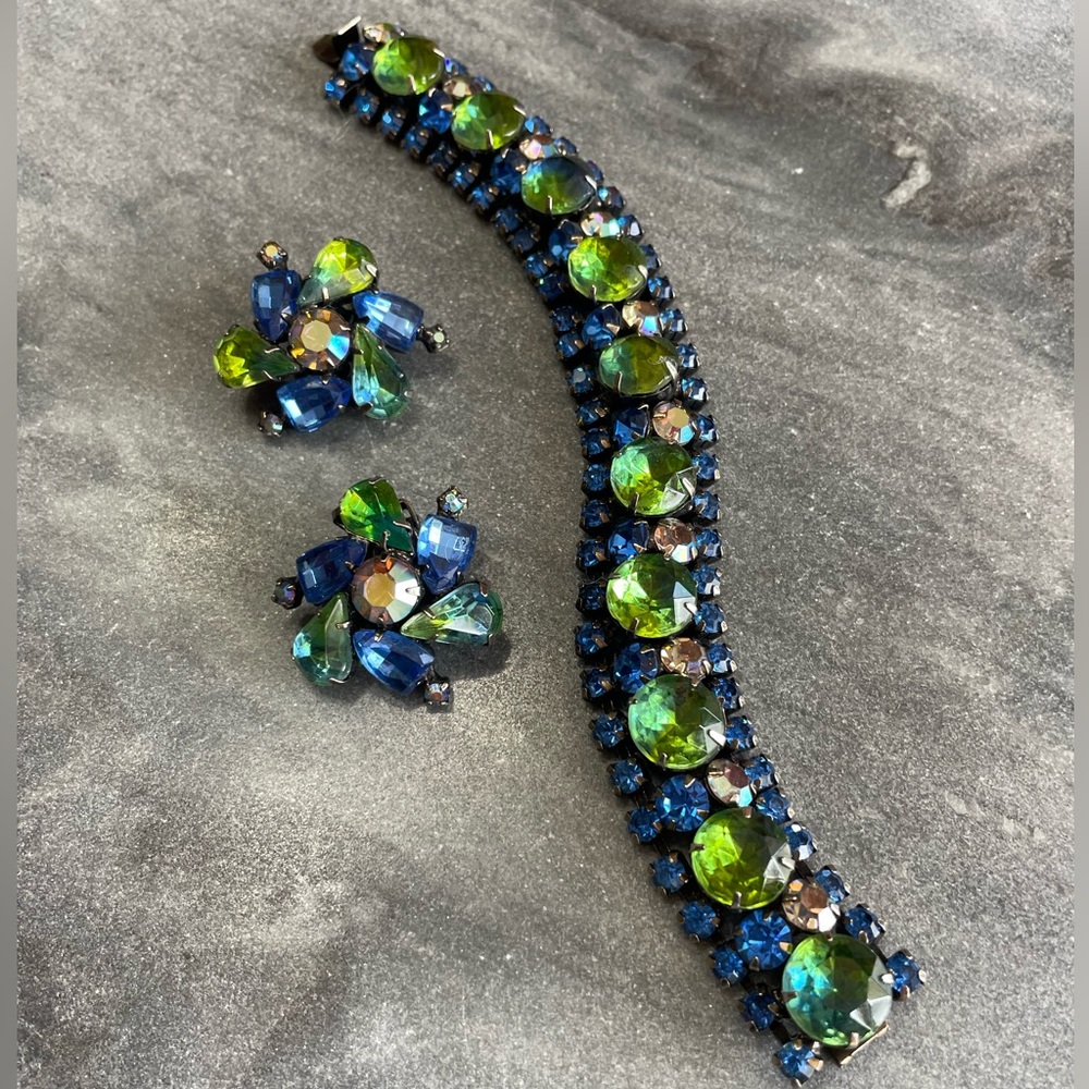 Vintage Kramer New York Blue Green Crystal Bracelet Earrings Set - Picture 6 of 12
